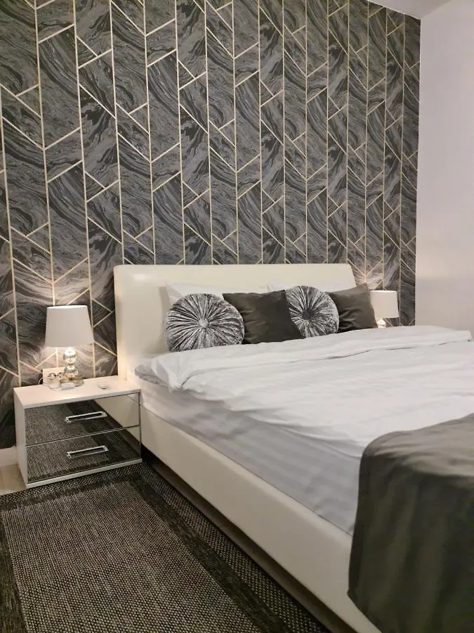 Global Residence Lake View Boekarest Appartement